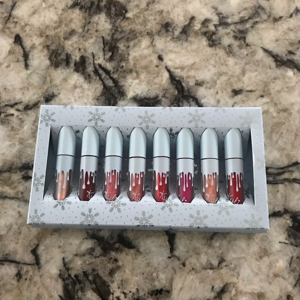 NWT Kylie ❄️LIMITED EDITION❄️ Holiday Mini - Picture 4 of 5